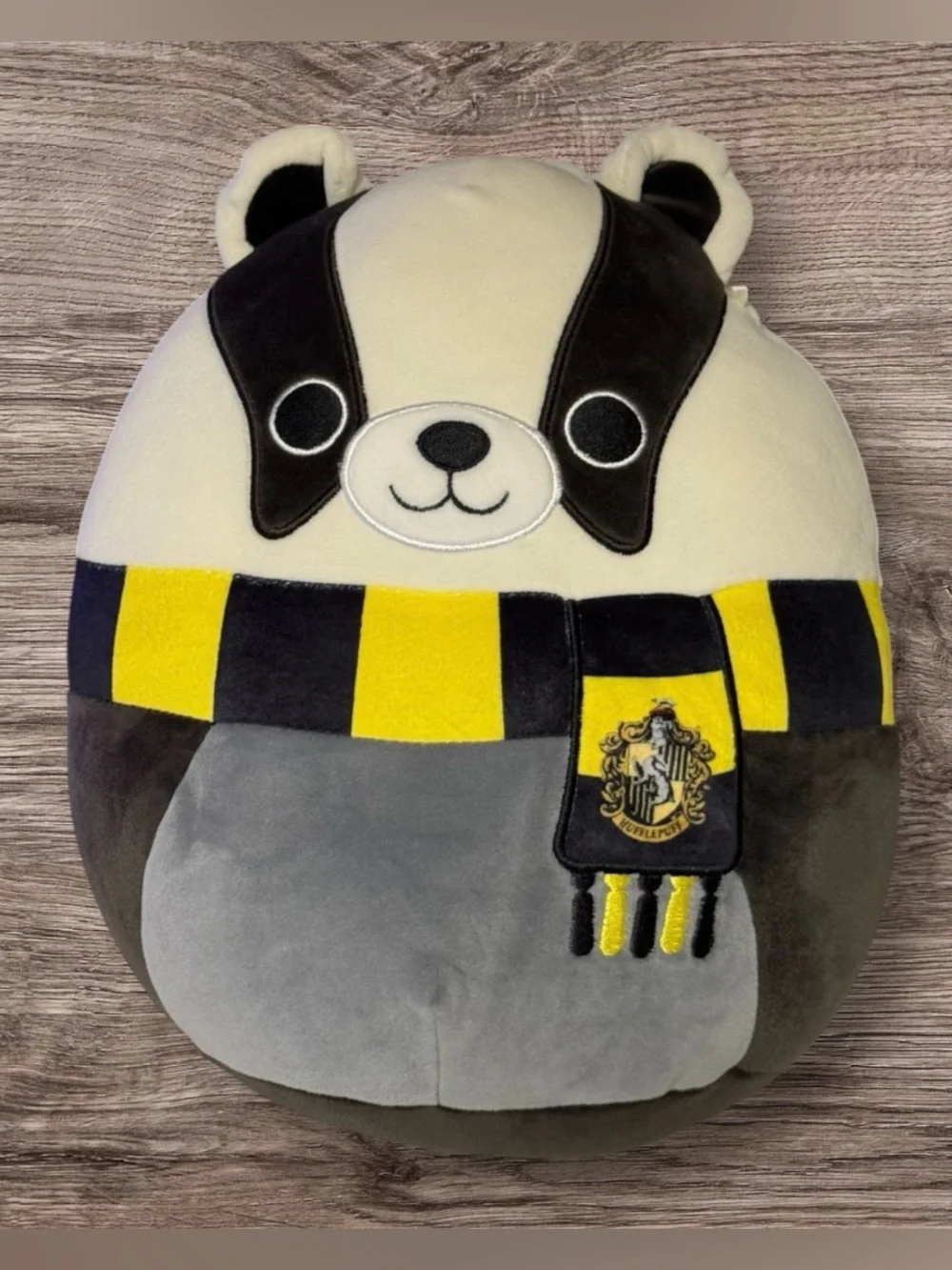 Squishmallow Harry Potter Hufflepuff Badger 10